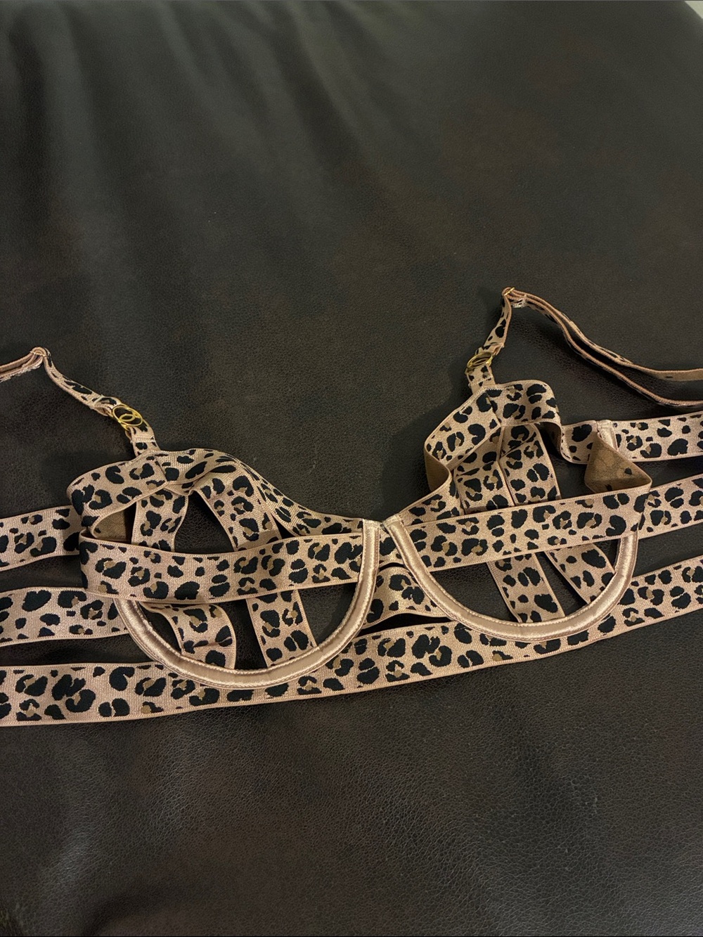 Victoria's Secret Leopard Strappy Underwire Bra - Beige & Black